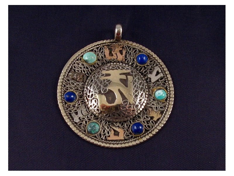 P08 Pendentif Tibétain Mantra Om