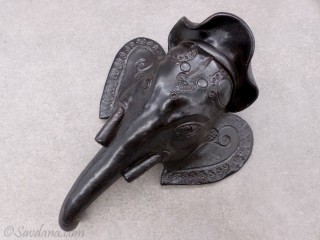 TC57 Tête d'éléphant en terre cuite, Jardinière Murale
