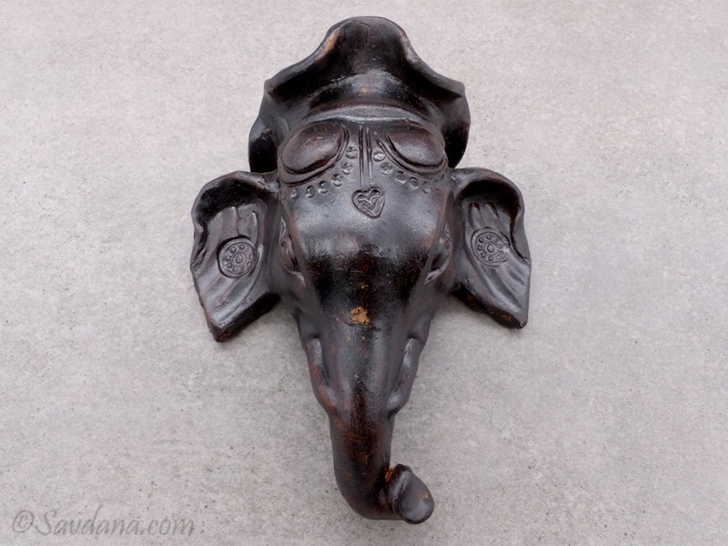 TC59 Tête d'éléphant en terre cuite