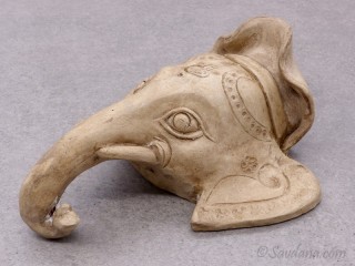 TC61 Tête d'éléphant en terre cuite