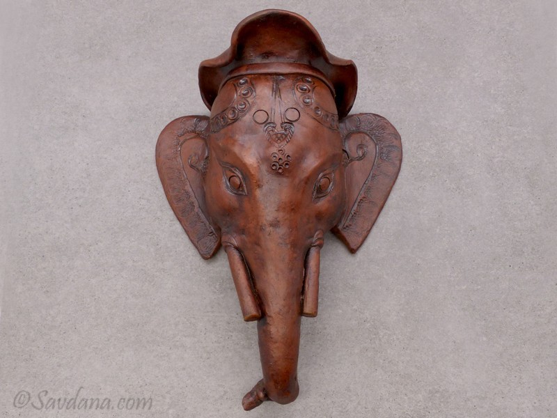 TC62 Tête d'éléphant en terre cuite