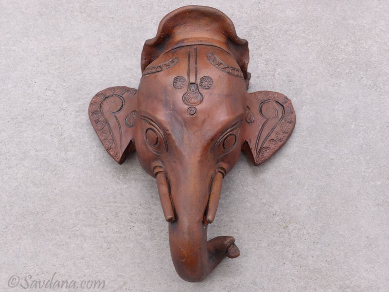 TC64 Tête d'éléphant en terre cuite
