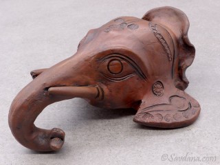 TC64 Tête d'éléphant en terre cuite