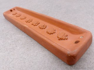 TCC99 Brûle Encens Signes Auspicieux en Terre Cuite