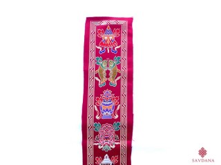 TPB61 Tissu Tibétain Traditionnel Bordeau Signes Auspicieux du Bouddhisme