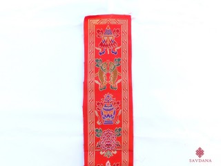 TPB62 Tissu Tibétain Traditionnel Rouge Signes Auspicieux du Bouddhisme