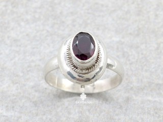 BA389 Bague Argent Massif Grenat. Taille 51