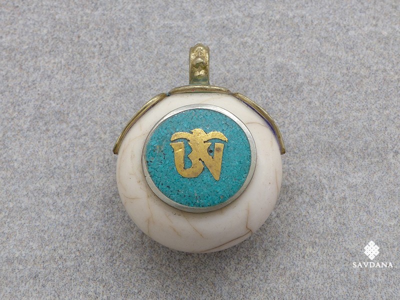 P97 Pendentif Tibétain Om