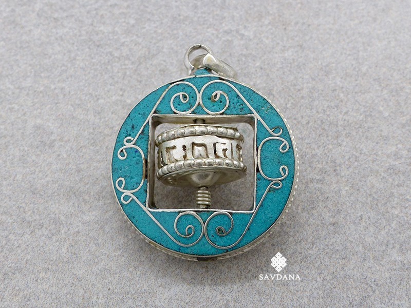 P103 Pendentif Moulin de Prières Mantra Om Mani Padme Hum
