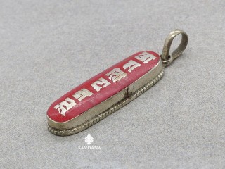 P107 Pendentif Tibétain Mantra
