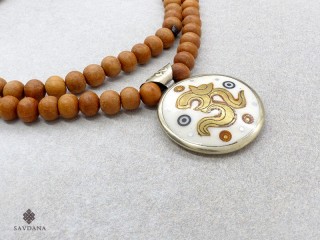 Mala163 Mala de Prières Tibétain Bois de Santal Mantra Om