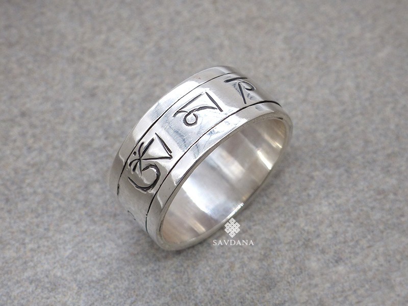 BA286. Bague Tibétaine en Argent Massif Mantra