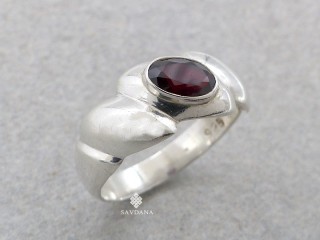 BA309 Bague Argent Massif Grenat. Taille 58