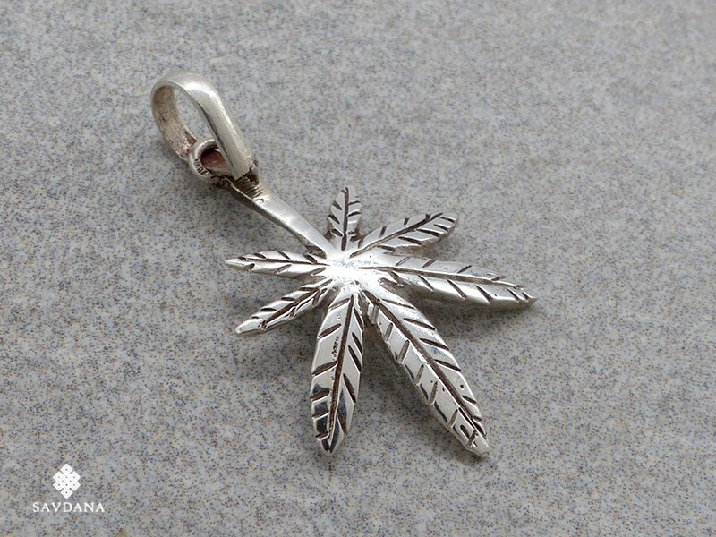 PA449 Pendentif Argent Massif Feuille de Cannabis