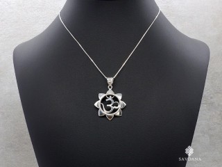 PA470 Pendentif Argent Massif Om