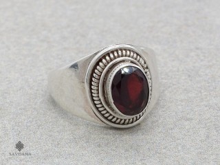 BA330 Bague Argent Massif Grenat. Taille 58