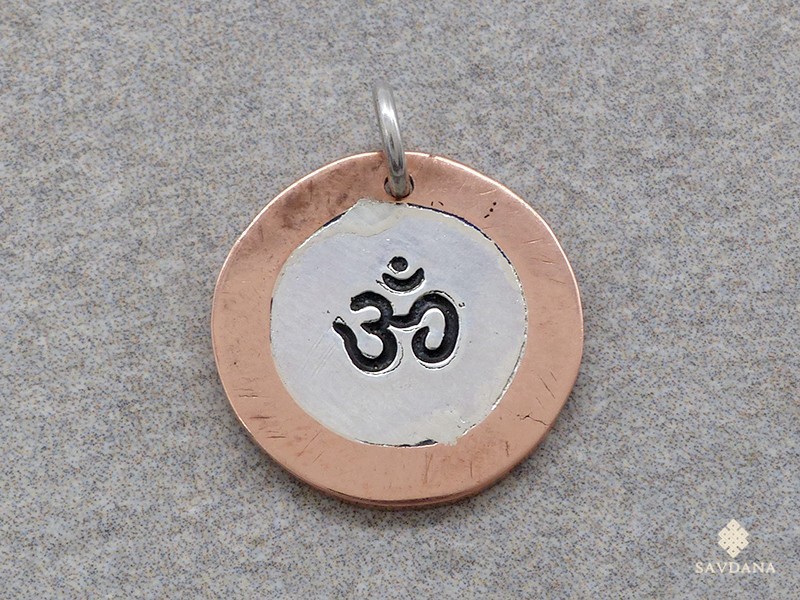 PA308 Pendentif Argent Massif Om