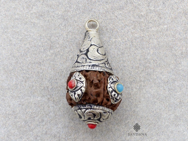 P109 Pendentif Tibétain Rudraksha