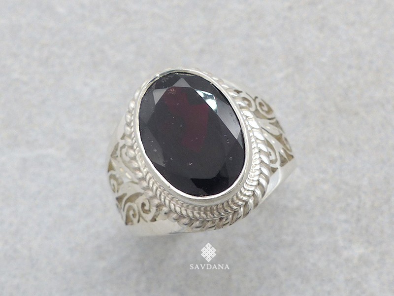 BA428 Bague Argent Massif Grenat. Taille 58