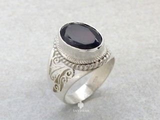 BA428 Bague Argent Massif Grenat. Taille 58