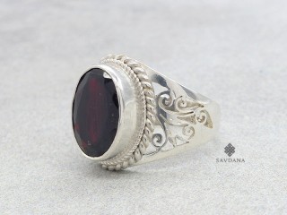 BA428 Bague Argent Massif Grenat. Taille 58