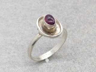 BA472 Bague Argent Massif Grenat. Taille 55