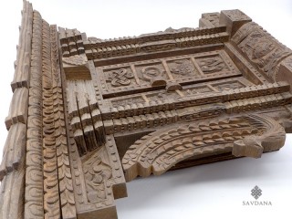 BTC23 Porte-Clés Porte Népalaise Astamangala