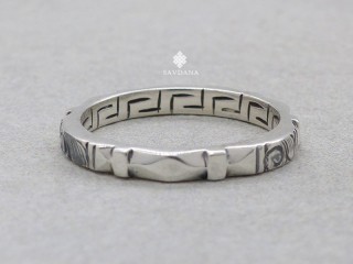 BA459. Bague Tibétaine en Argent Massif