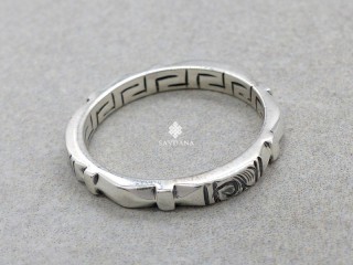 BA459. Bague Tibétaine en Argent Massif