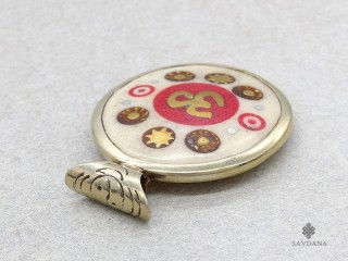 P116 Pendentif Tibétain Yeux de Bouddha Om Yin Yang
