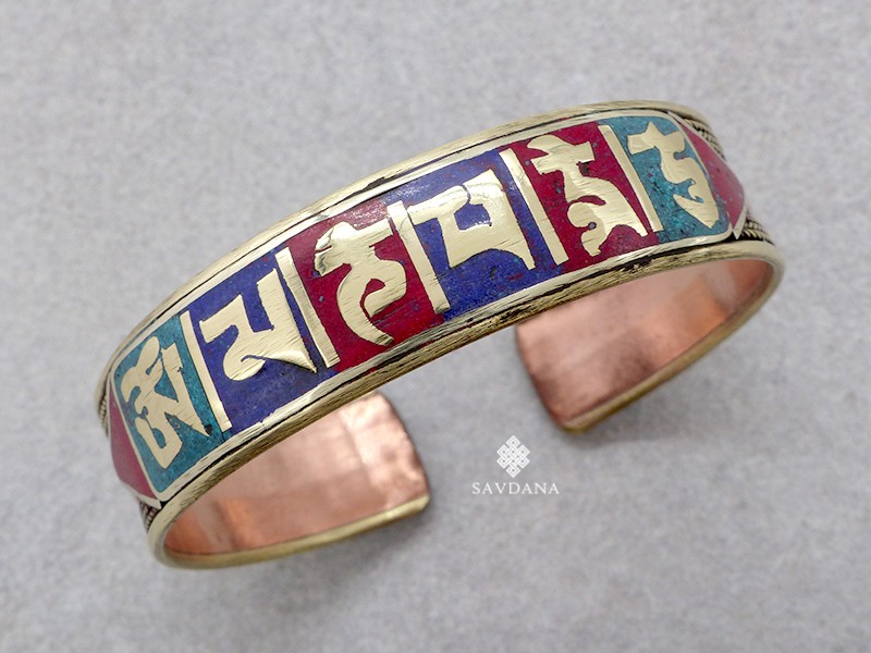 https://www.savdana.com/21592-thickbox_default/brd354-bracelet-tibetain-cuivre-laiton-metal-argente-mantra.jpg