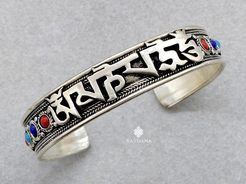 Bracelet Tibétain en cuivre  Mantra de protection gravé