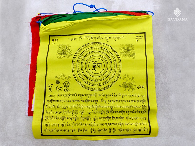 https://www.savdana.com/21719-thickbox_default/dp39-drapeaux-de-prieres-tibetains.jpg