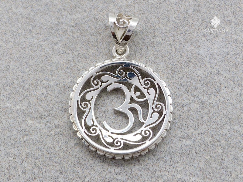 PA663 Pendentif Argent Massif Om