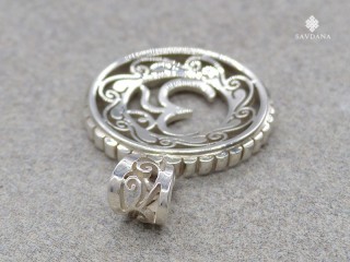 PA663 Pendentif Argent Massif Om