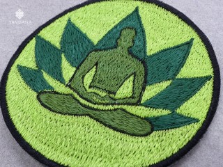 PB77 Pièce Brodée Yoga Méditation Lotus