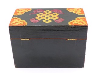 CTT54. Coffret Traditionnel Tibétain Noeud Sans Fin