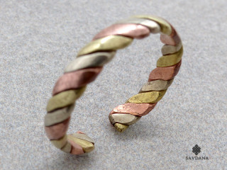 BgD112 Bague Tibétaine Cuivre Laiton Métal Argenté