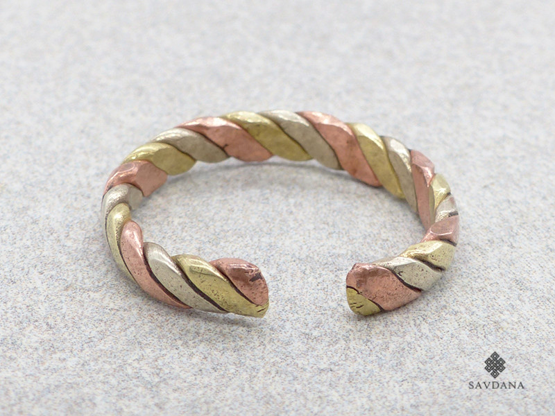 BgD112 Bague Tibétaine Cuivre Laiton Métal Argenté