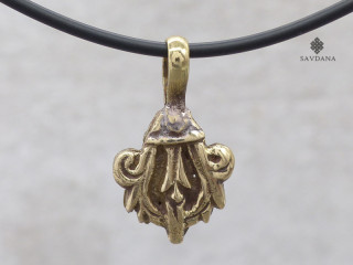 P130 Pendentif Charme...