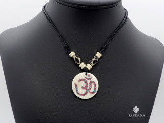 CD169 Collier Tibétain Om