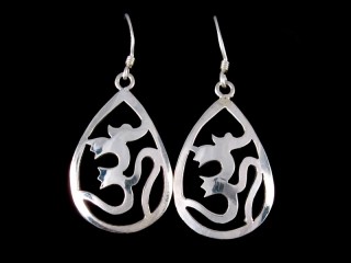 BdOA144 Boucles d'Oreille Tibétaines Argent Massif Om