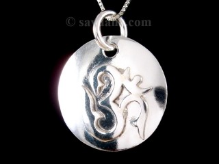 PA437 Pendentif Argent Massif Om