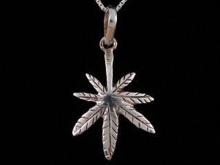PA449 Pendentif Argent Massif Feuille de Cannabis