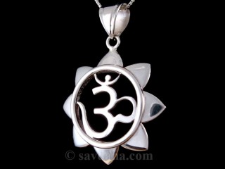 PA470 Pendentif Argent Massif Om
