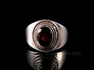BA330 Bague Argent Massif Grenat. Taille 58