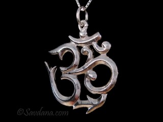 PA529 Pendentif Argent Massif Om