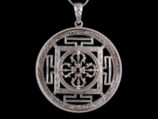 PA376 Pendentif Argent Massif Mandala Dorje Grenat