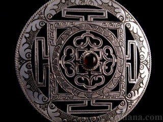PA398 Pendentif Argent Massif Mandala Grenat
