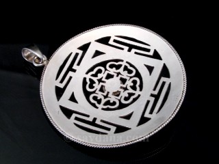 PA398 Pendentif Argent Massif Mandala Grenat
